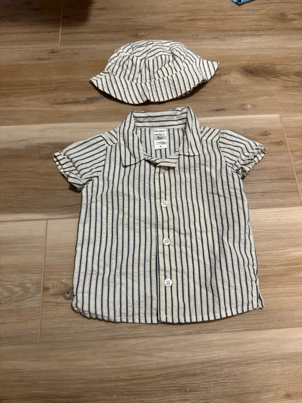 Carter’s hat and shirt set